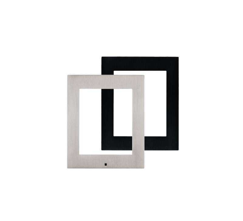 Cadre noir pour installation en saillie