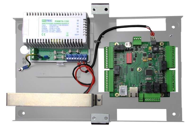 UTL IP 4 lecteurs, Bus et IP avec alimentation secourue